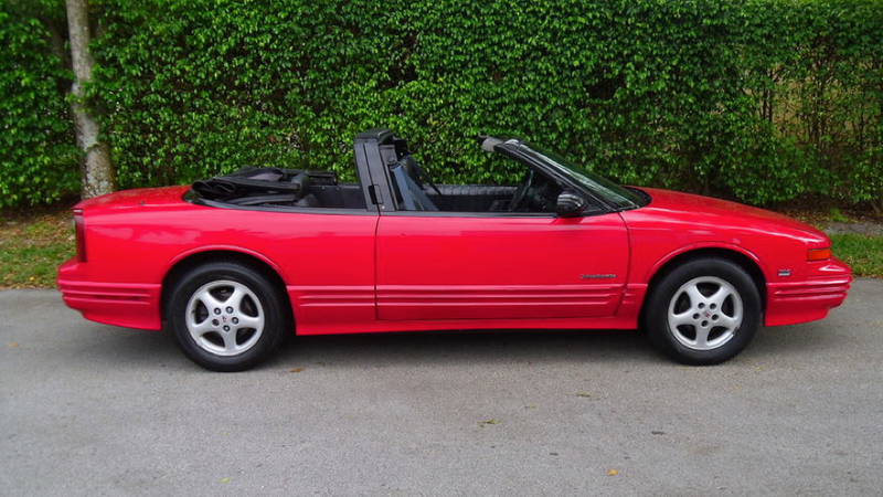 Illustration for article titled Used Car Face Off: Droptop Olds Vs. Droptop Jaaaaaaaag